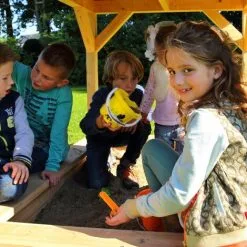 AXI Romy Maison Enfant Avec Bac à Sable & Toboggan Vert | Aire De Jeux Pour L'extérieur En Marron & Vert | Maisonnette / Cabane De Jeu En Bois FSC - Marron 9 AXI Romy Maison Enfant Avec Bac à Sable & Toboggan Vert | Aire De Jeux Pour L'extérieur En Marron & Vert | Maisonnette / Cabane De Jeu En Bois FSC - Marron -Axi Soldes Boutique 18376383 5