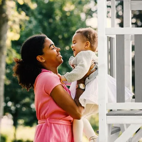 AXI Beach Tower Aire De Jeux Avec Toboggan En Blanc, Cadre D'escalade & Bac à Sable | Grande Maison Enfant Extérieur En Gris & Blanc | Cabane De Jeu En Bois FSC - Gris 5 AXI Beach Tower Aire De Jeux Avec Toboggan En Blanc, Cadre D'escalade & Bac à Sable | Grande Maison Enfant Extérieur En Gris & Blanc | Cabane De Jeu En Bois FSC - Gris – Image 5