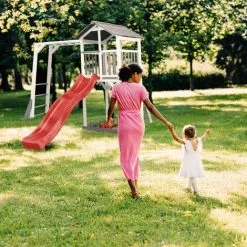 AXI Beach Tower Aire De Jeux Avec Toboggan En Rouge, Cadre D'escalade & Bac à Sable | Grande Maison Enfant Extérieur En Gris & Blanc | Cabane De Jeu En Bois FSC - Gris -Axi Soldes Boutique 35815859 4